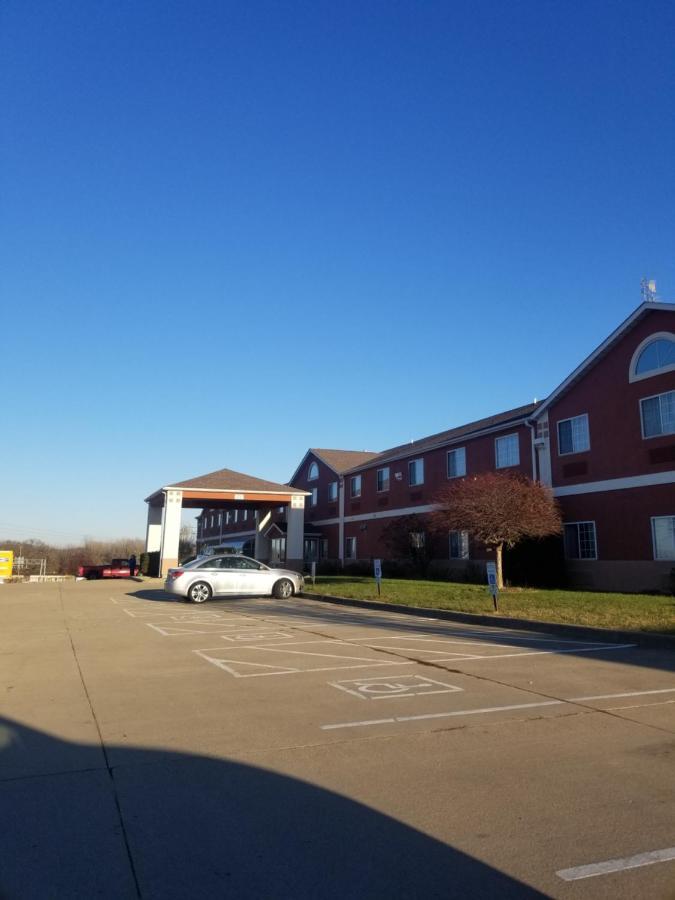 Rodeway Inn Urbana Champaign University Area Exterior photo