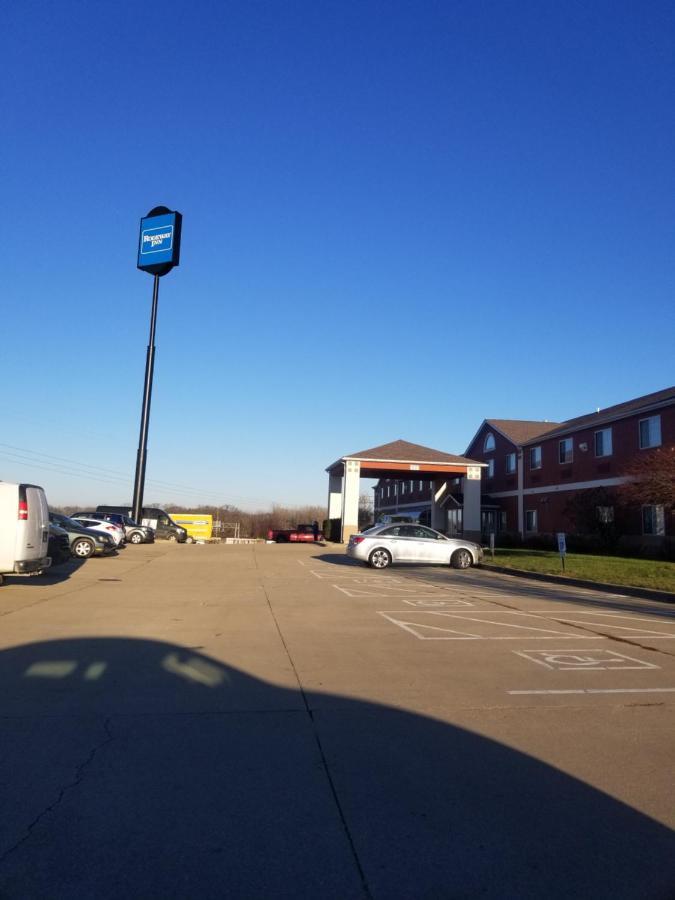 Rodeway Inn Urbana Champaign University Area Exterior photo