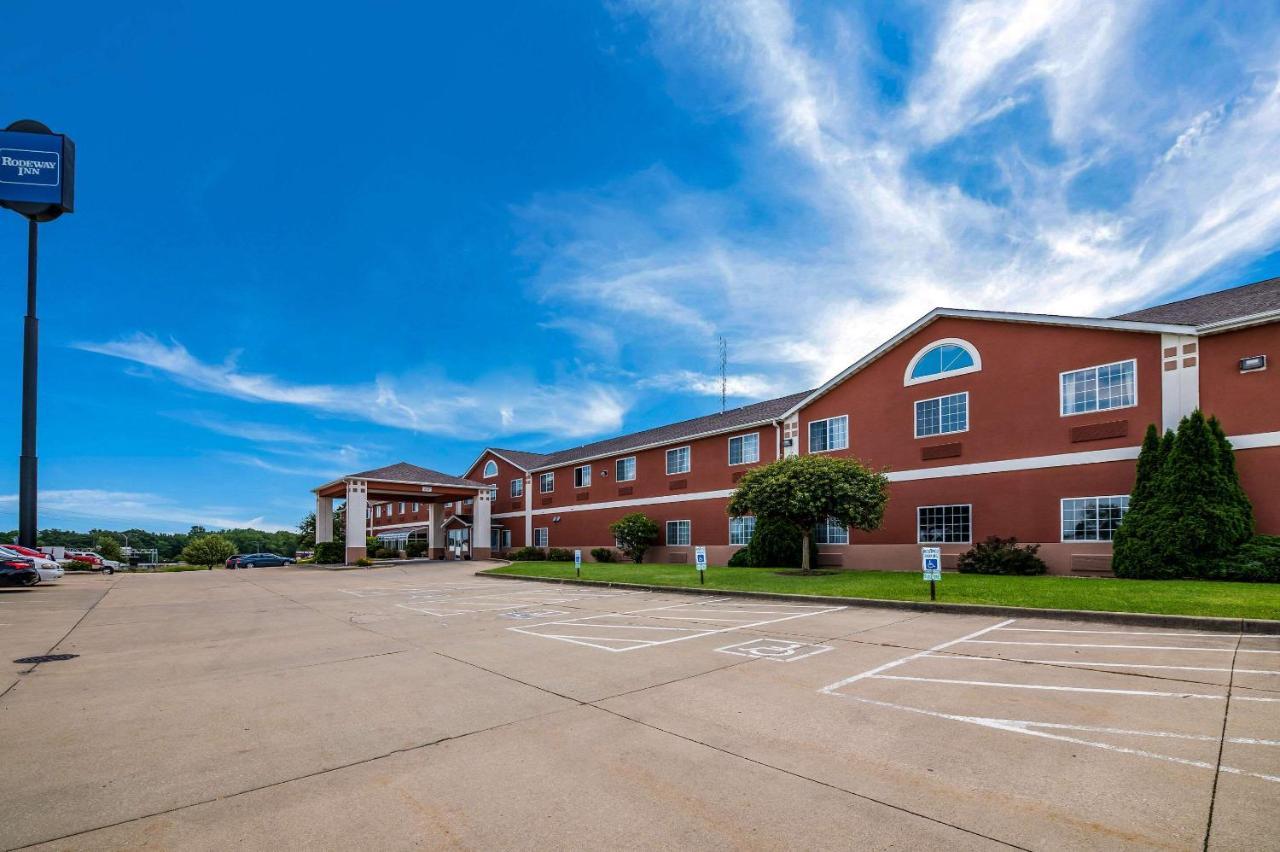 Rodeway Inn Urbana Champaign University Area Exterior photo